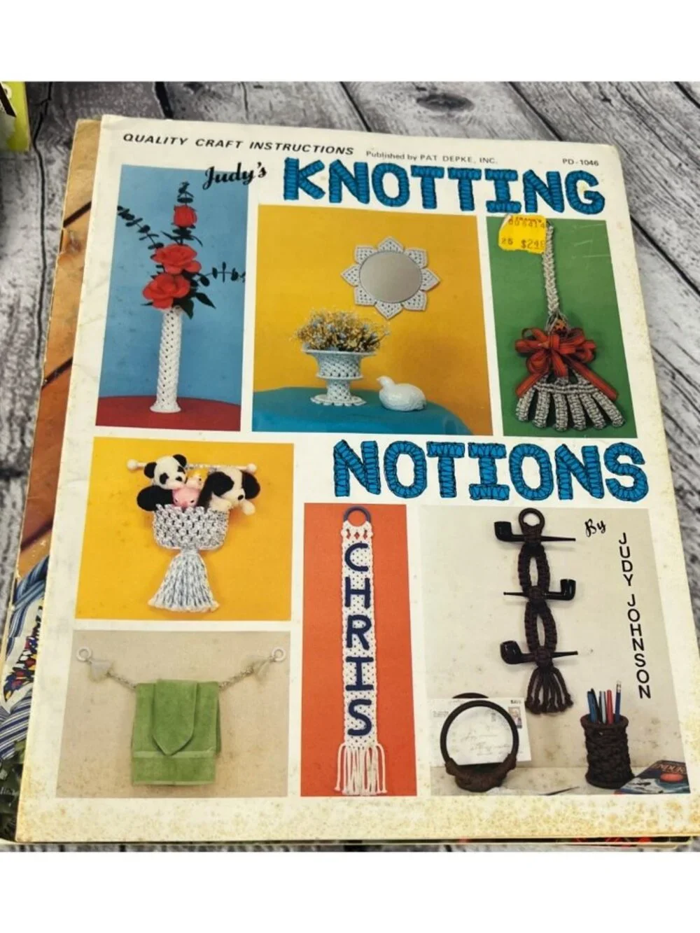 Vintage Macrame Pattern Books Handbags Plant Hangers Christmas Lot of 10 - Picture 12 of 14